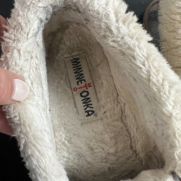 MINNETONKA Grey Plaid Sherpa Lined Slippers Size 8 - Picture 4 of 12